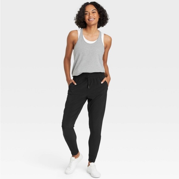 Women's Tapered Stretch Woven Mid-Rise
Pants All In Motion Green NWT S, M - Picture 7 of 15